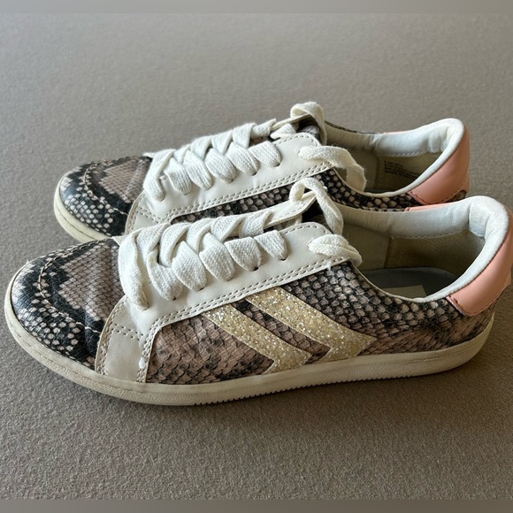 DOLCE VITA women’s SNEAKERs NINO snakeskin white tan, Size 7.5 - Picture 2 of 6